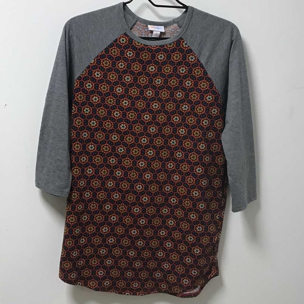 Colorfully Printed LuLaRoe Shirt! - Picture 6 of 6